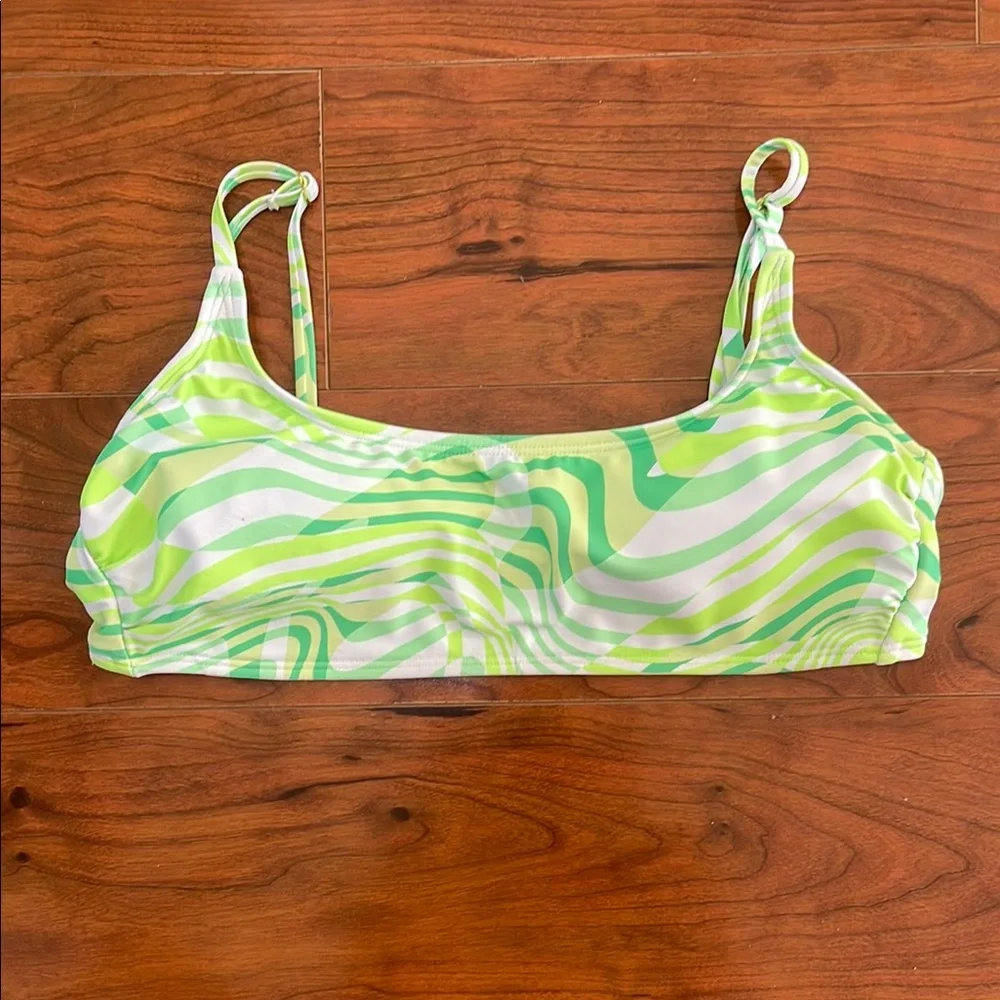 Xhilaration Green and White Swirl Bikini Top
